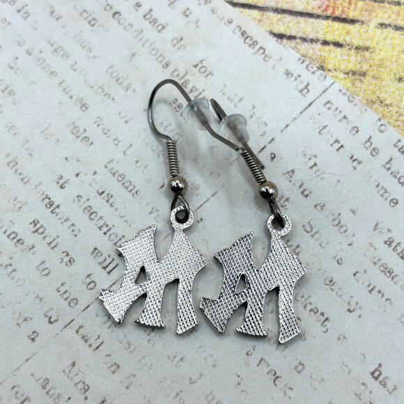 Official New York Yankee Logo Baseball Team Silver Blue Enamel Earrings Pierced - Picture 7 of 10